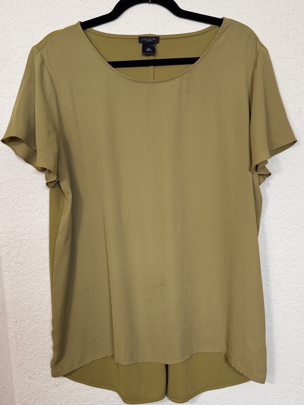 Ann Taylor Chartreuse Green Classic Top Size XL - Picture 1 of 4